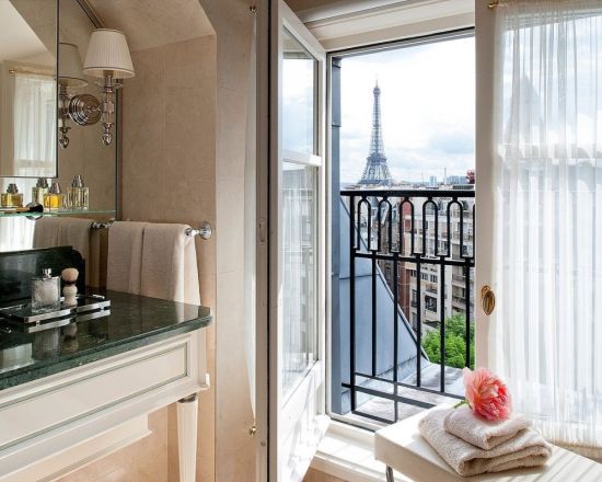 Французское окно в интерьере кухни