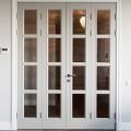 Двери межкомнатные распашные двустворчатые со стеклом