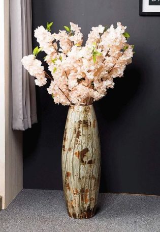 Напольная ваза с цветами