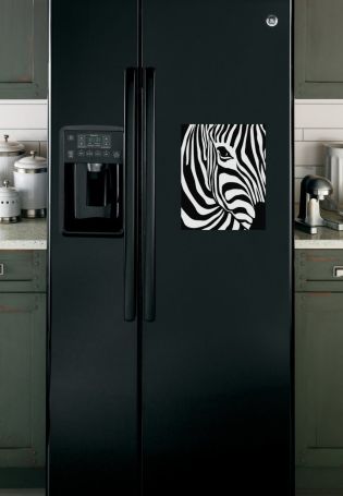 Холодильник черный глянцевый