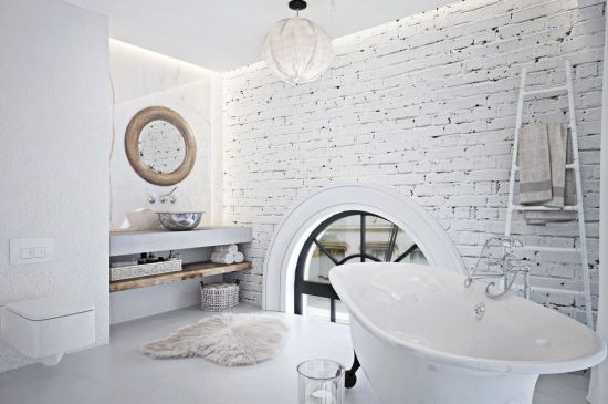 Белая ванная комната в стиле лофт