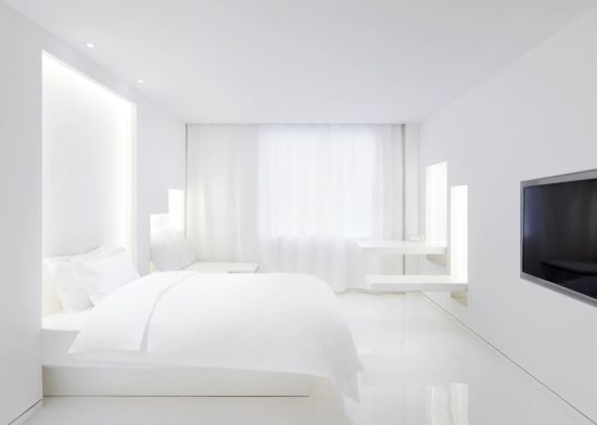 Спальня в светлых тонах минимализм