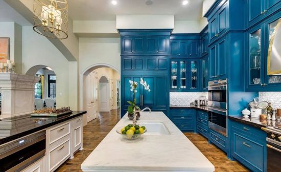 Синяя кухня классика