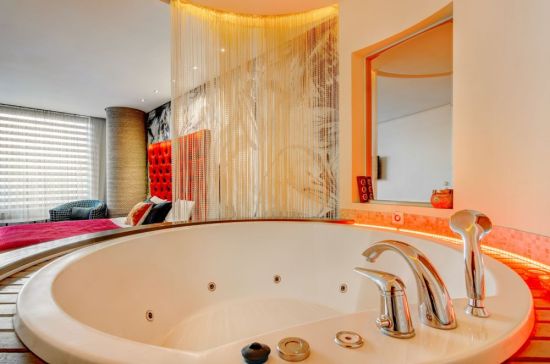 Дизайн ванной комнаты с джакузи