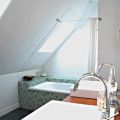 Занавески для ванной с наклонным потолком