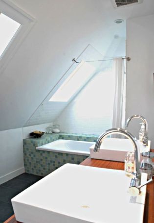 Занавески для ванной с наклонным потолком