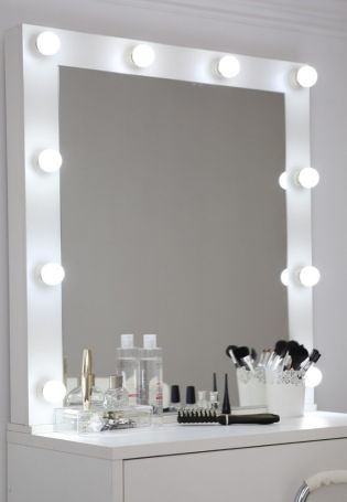 Зеркало подвесное с подсветкой для макияжа