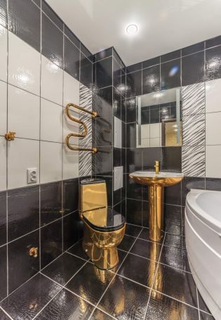 Плитка черная с золотом для ванной комнаты