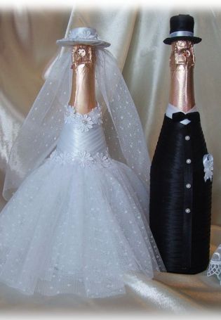 Бутылки шампанского на свадьбу жених и невеста