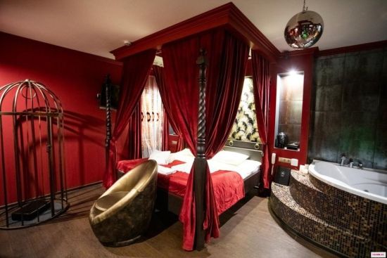 Красная комната екатеринбург