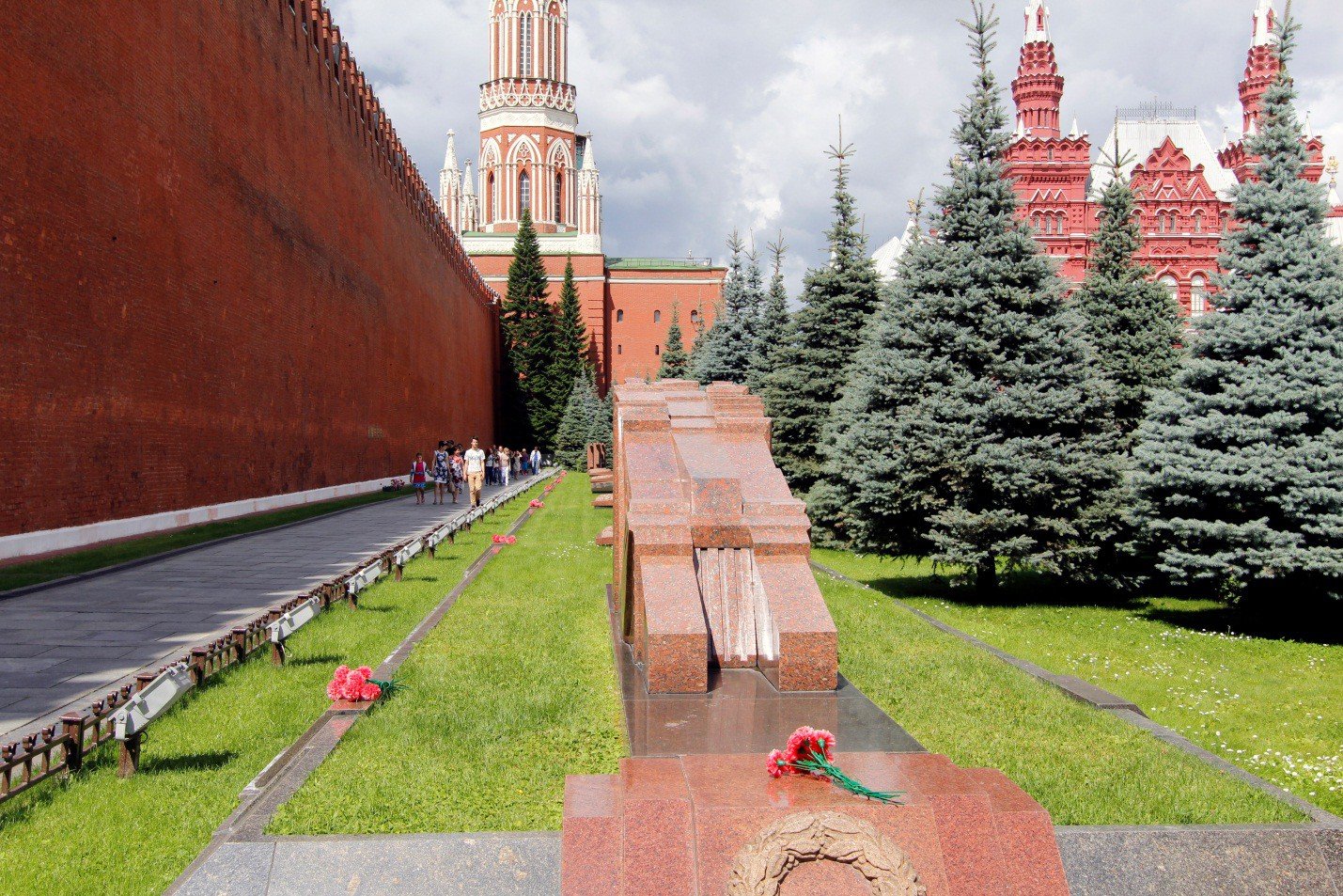 фото кремлевской стены в москве