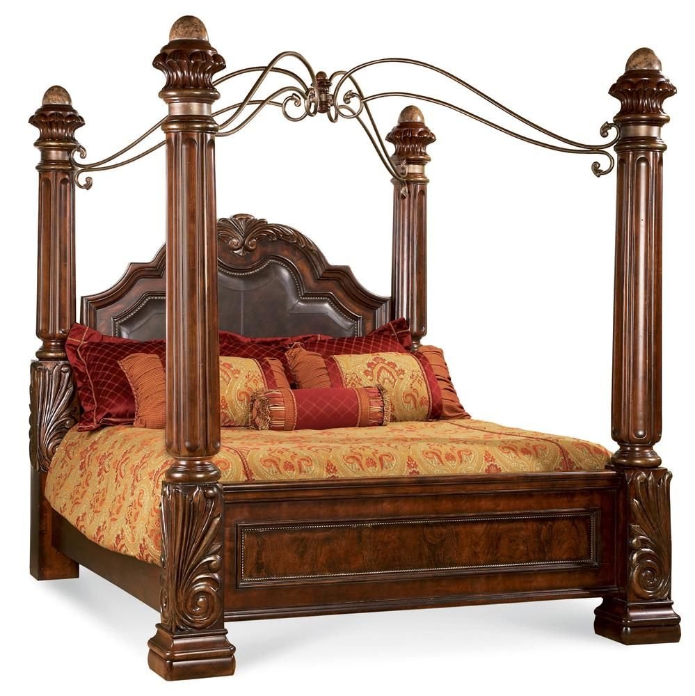Малазийская мебель. Деревянная кровать с балдахином. Старинная кровать. Кровать Малайзия. Старинная кровать с балдахином.