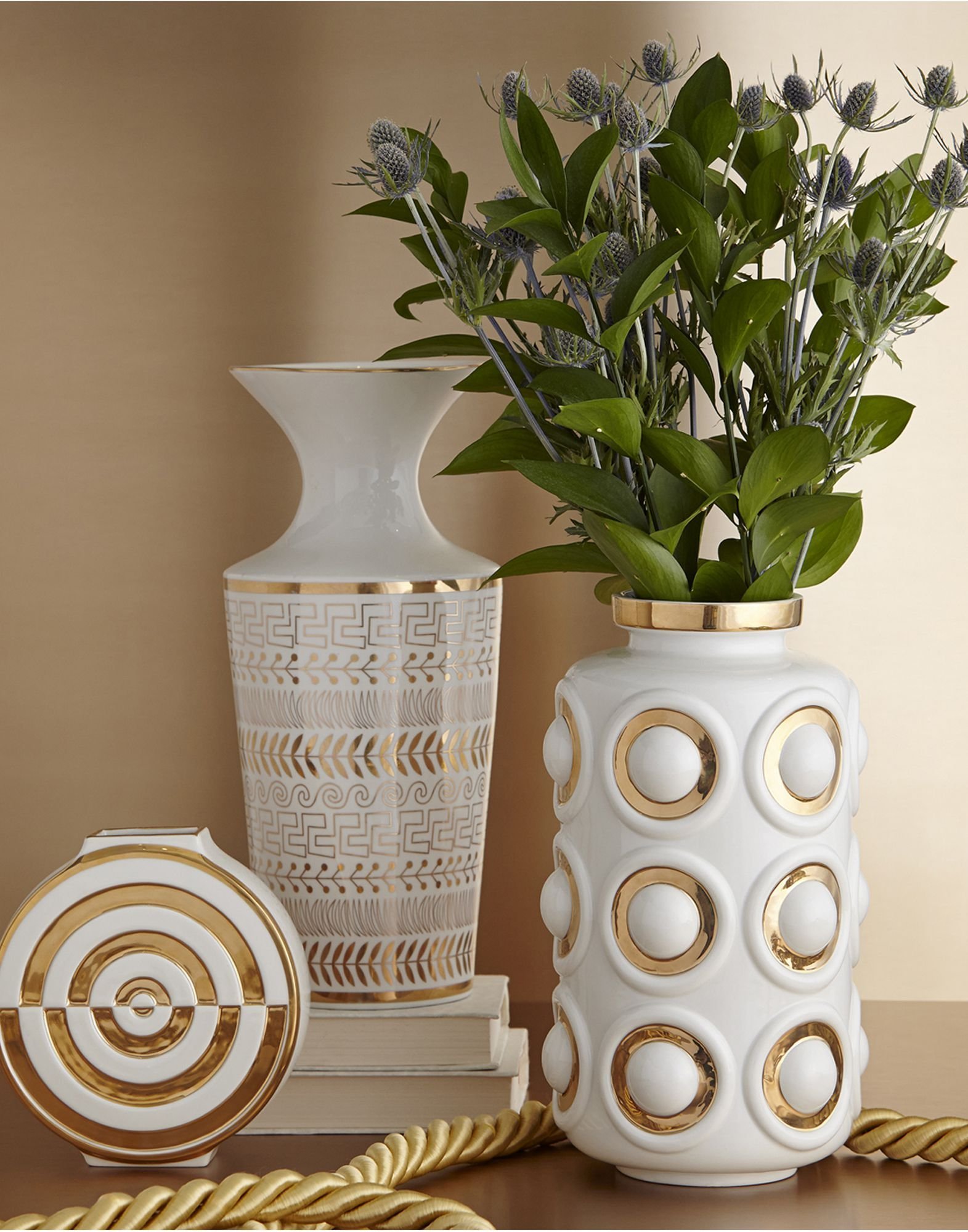 Вазочки на кухне. Предметы декора. Дизайнерская ваза для цветов. Вазы для декора интерьера. Необычные предметы интерьера.