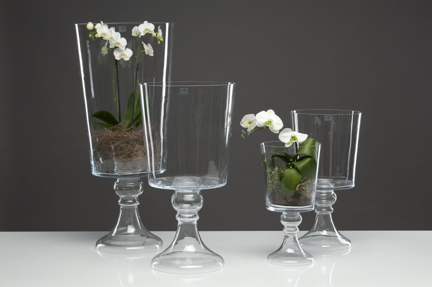 Ваза для больших букетов. Композиция в стеклянной вазе. Стеклянные вазы для декора. Декор прозрачной вазы. Стеклянные вазы на ножке.