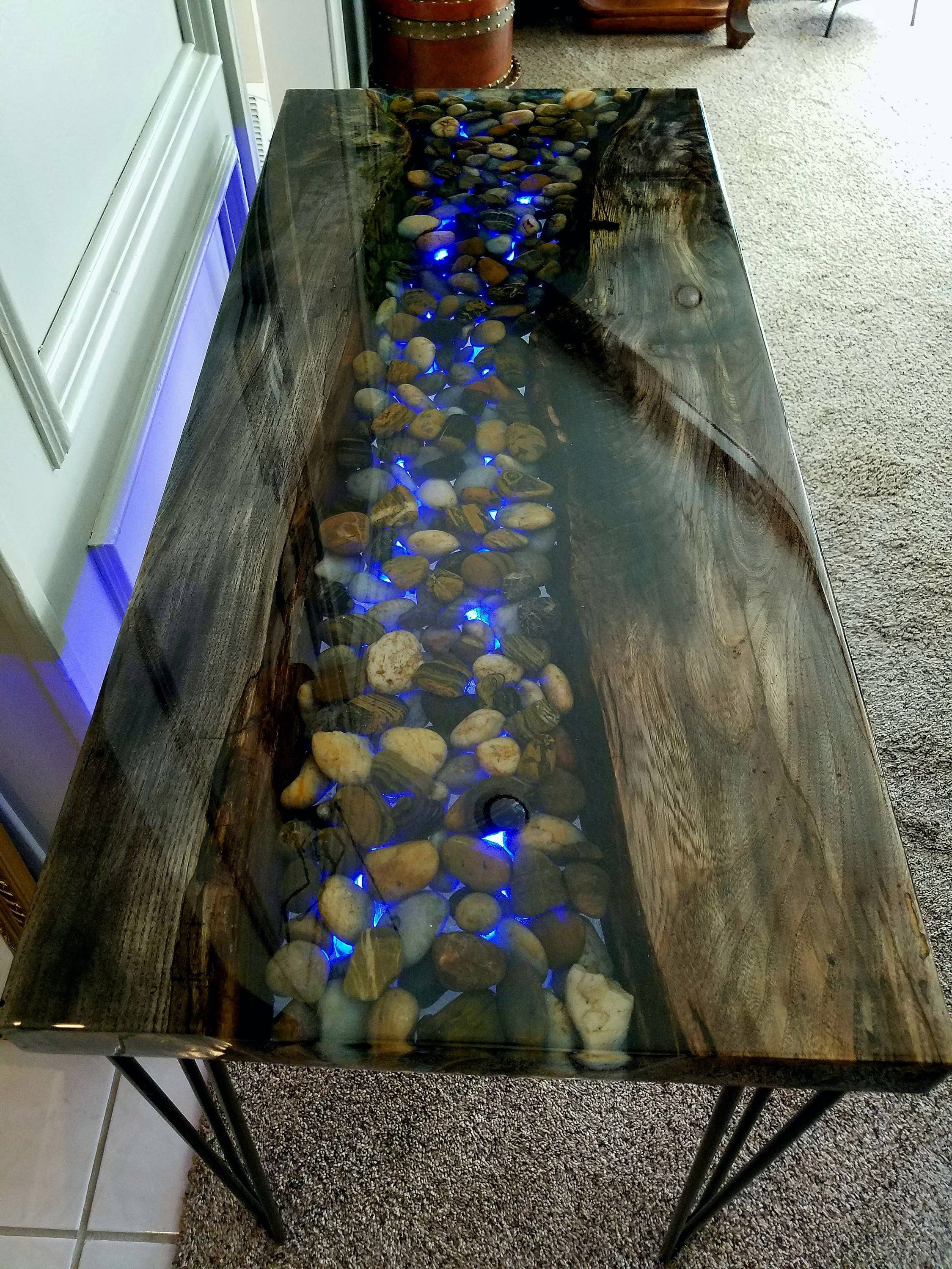 столы из камня из дерева