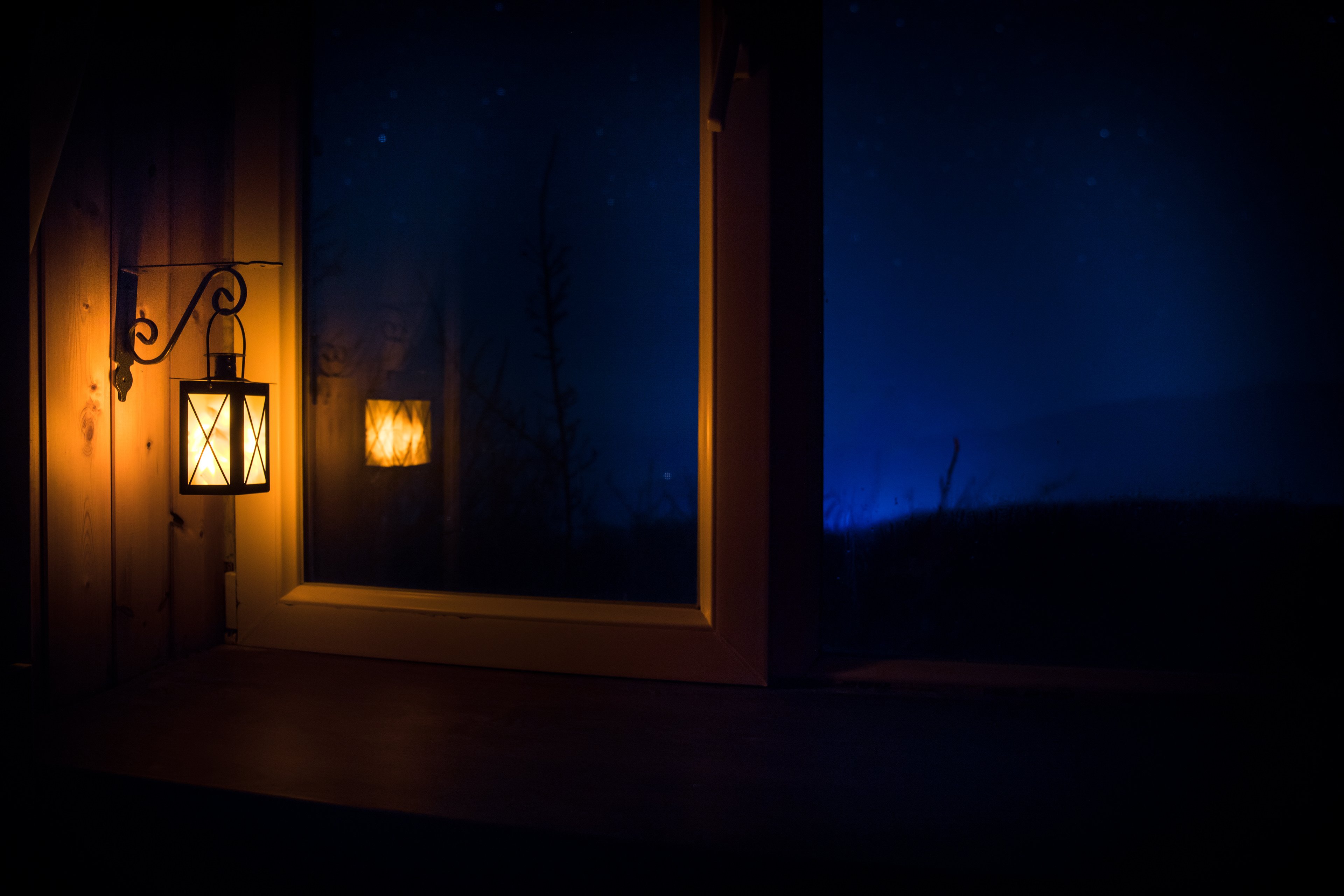 Ночь за окном и звон