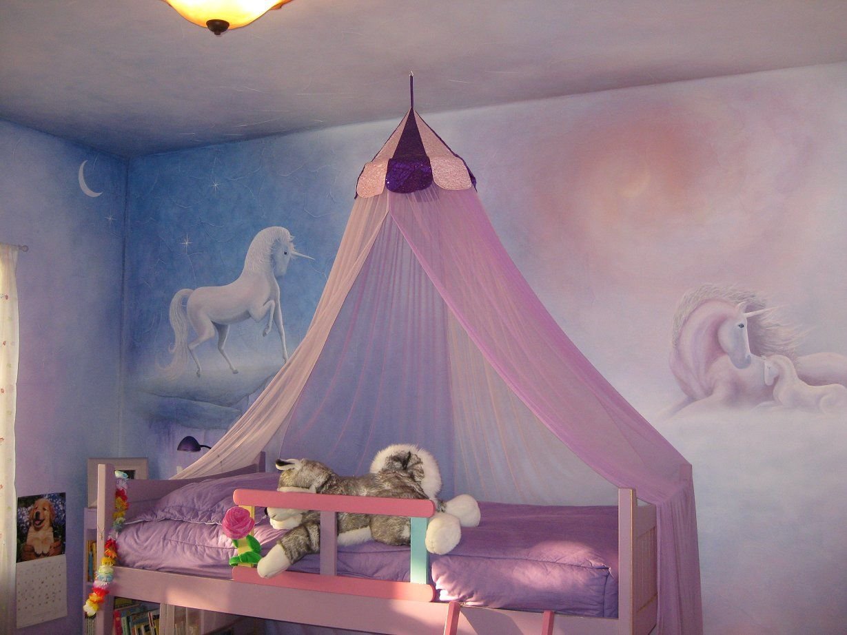 Кровать единорог. Комната для девочки в стиле единорога. Детская комната в стиле единорога. Детская спальня в стиле единорога.