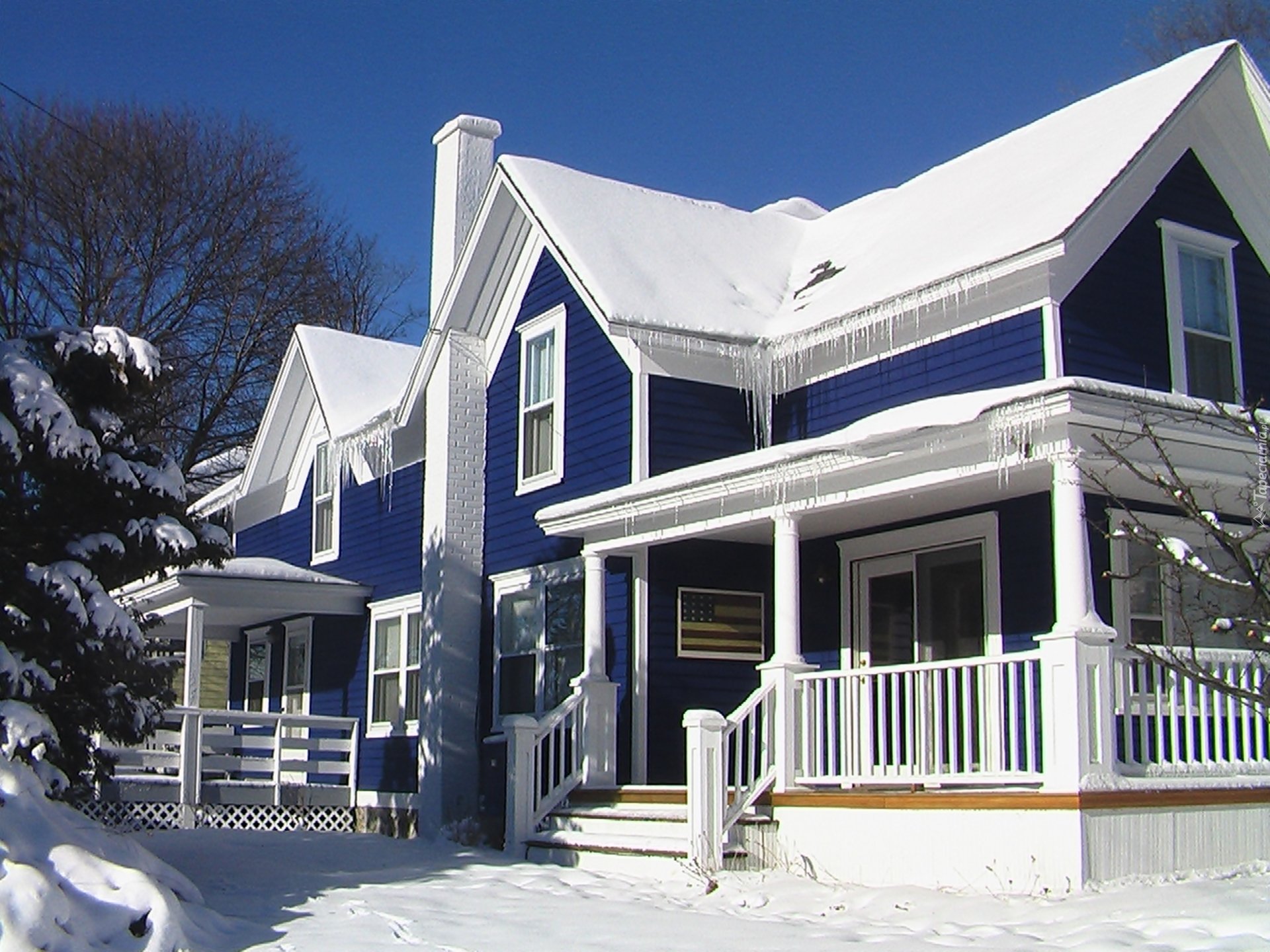 Красивый синий дом. Красивые фасады деревянных домов. Синий фасад дома. Цвета деревянных домов. Деревянный дом голубого цвета.