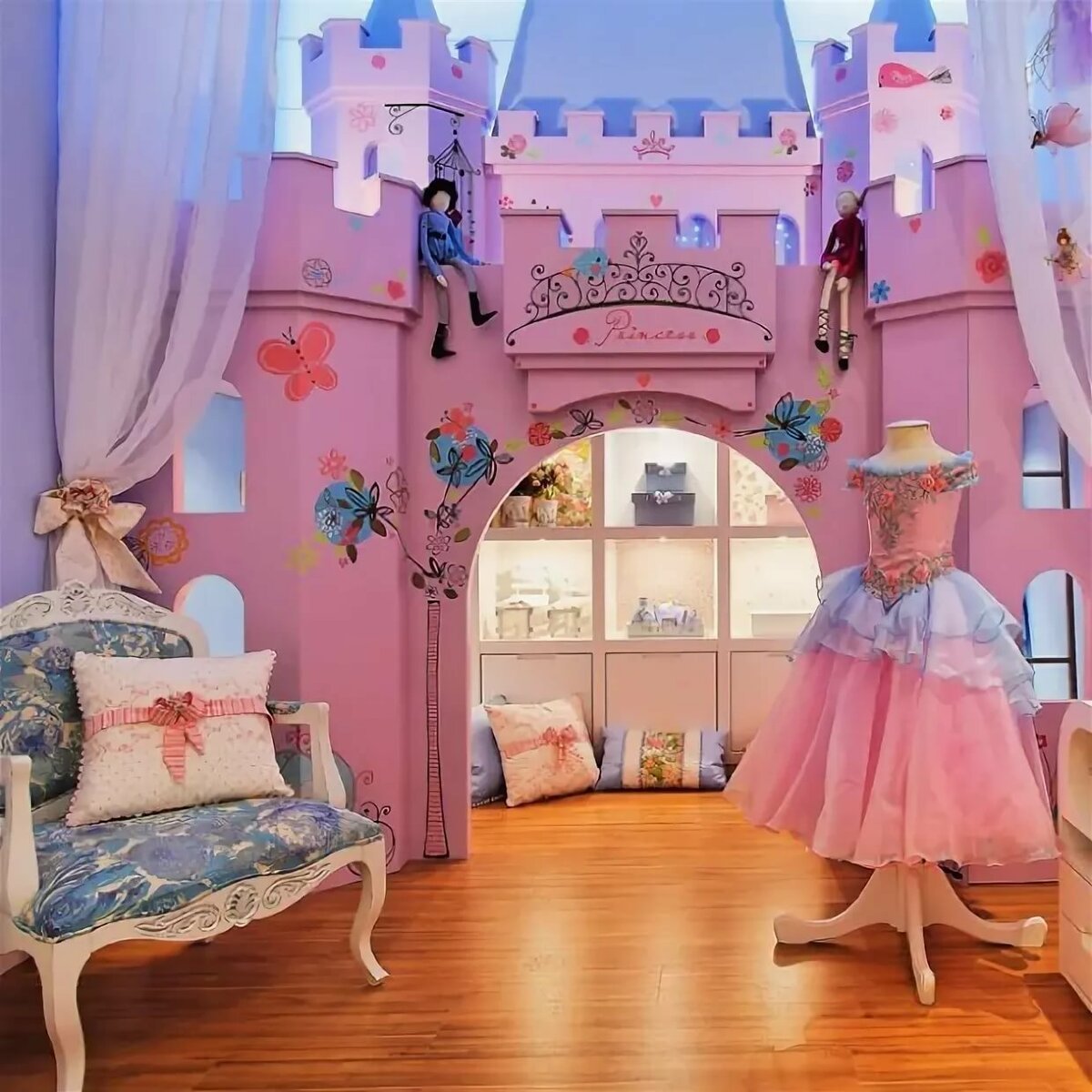 Детская принцесса. Комната принцессы. Детская комната принцессы. Сказочные детские комнаты. Сказочная детская комната.