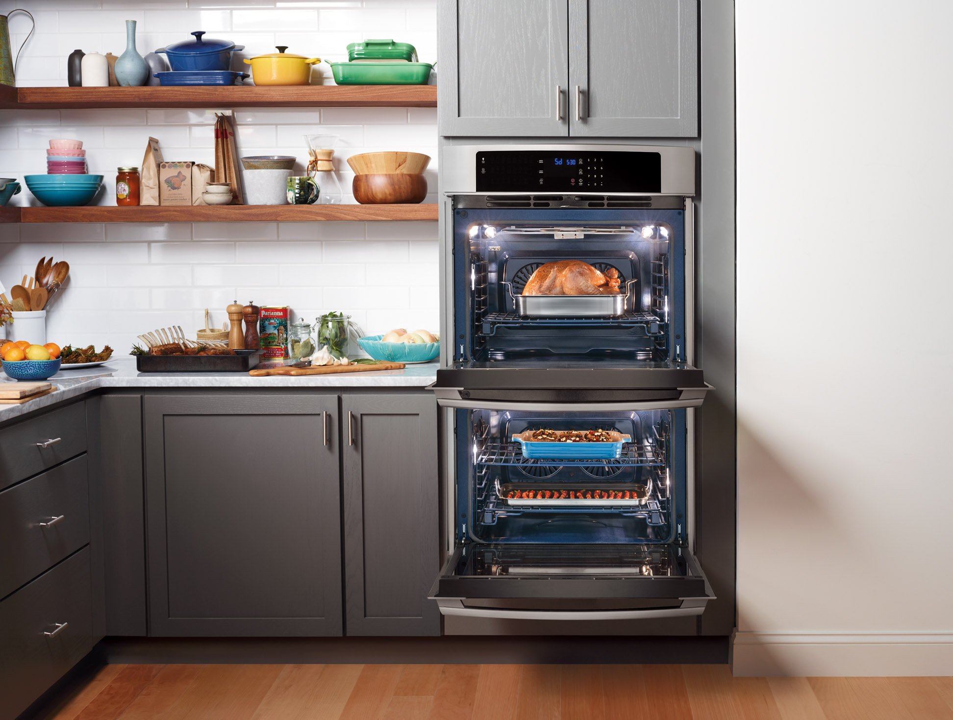 Посудомойка в пенале. Electrolux Oven 2023. Электролюкс мини печь. Электролюкс мини духовка электрическая. Духовка встроенная в шкаф.