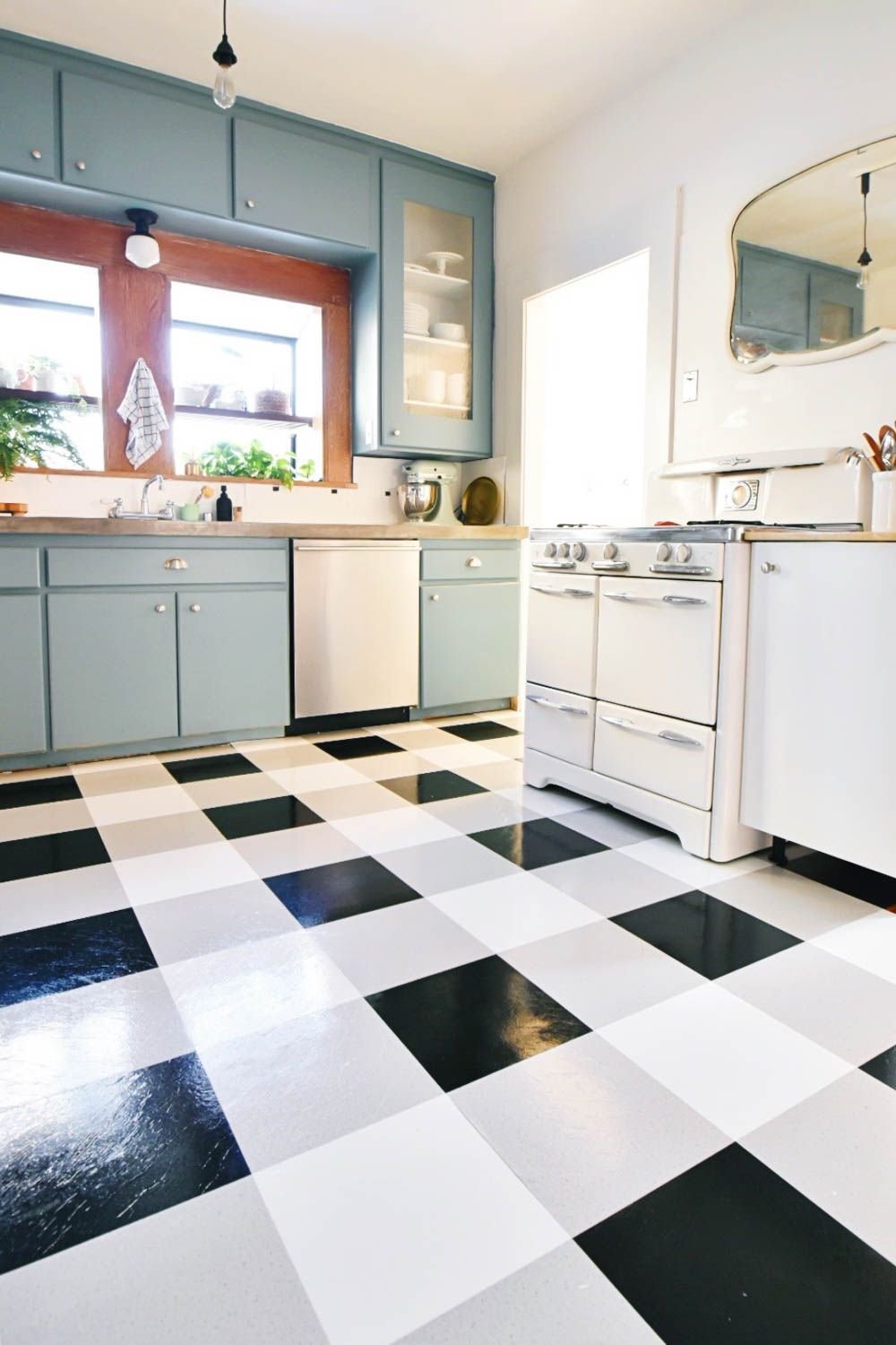 Плитка на полу двух цветов. Линолеум Floor Tiles. Линолеум Floor Tiles Flooring ideas. Плитка на кухню на пол. Красивый линолеум на кухню.