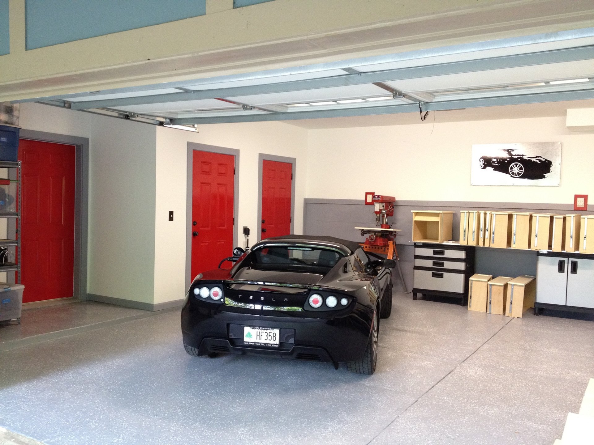 Идеальный гараж. Красивый гараж. Интерьер гаража. Дизайнерская отделка гаража. Красивый гараж внутри.