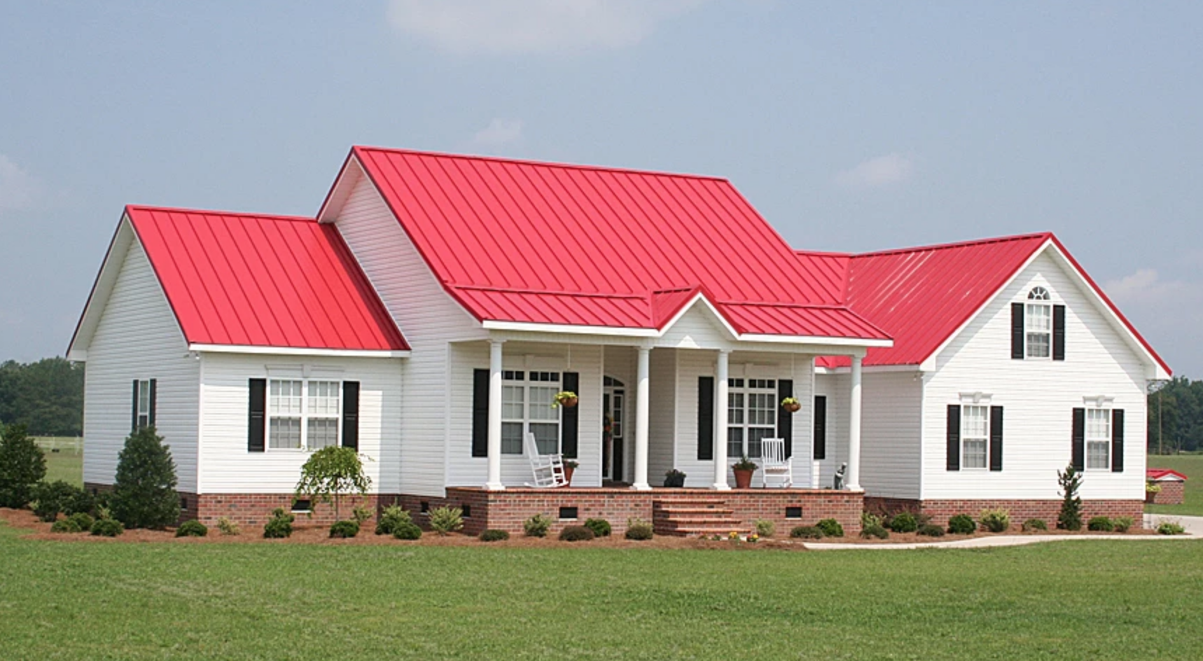 В одноэтажный розовом доме. Дом с красной крышей. Белый дом с красной крышей. Одноэтажный дом с красной крышей. Голубой дом с красной крышей.