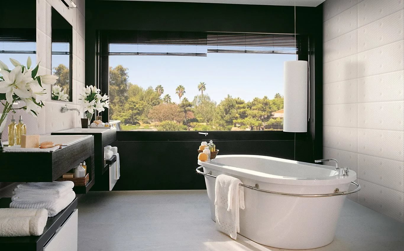 Ванна с большим окном. Стильная ванная комната. Красивые Ванные комнаты. Стильная ванная с окном. Стильная ванная комната с окном.
