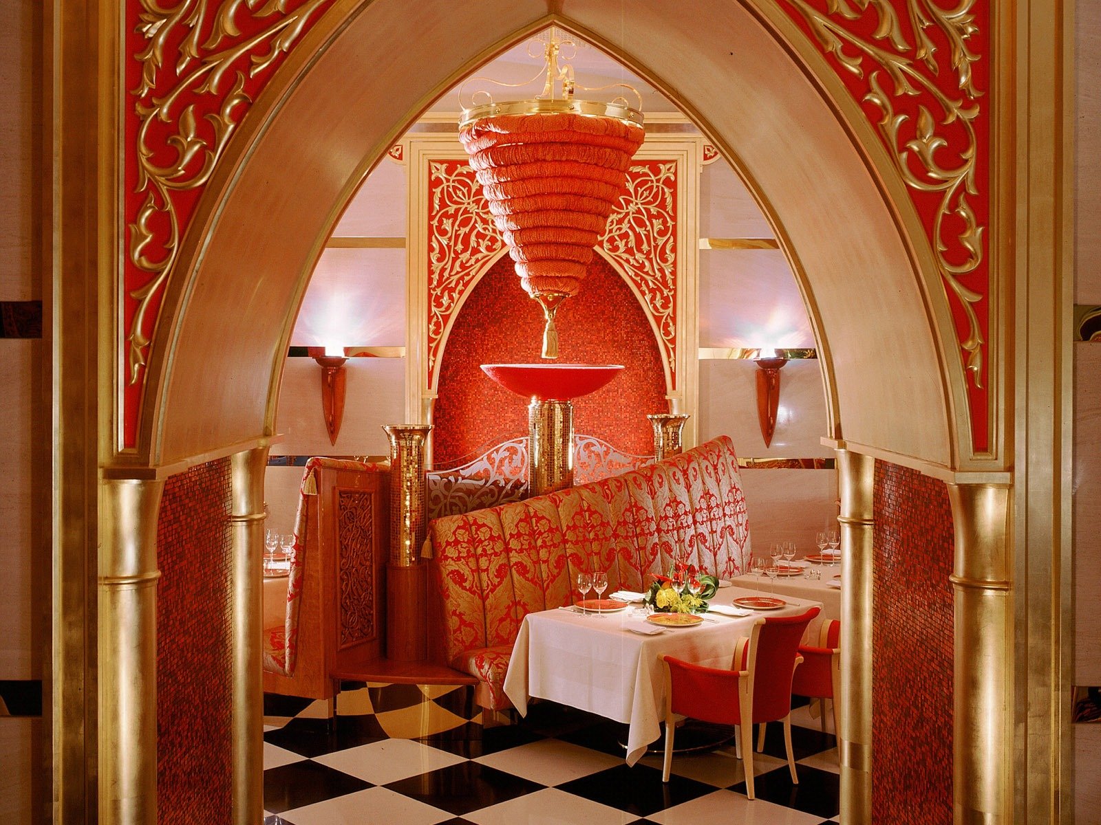 Ресторан в арабском стиле