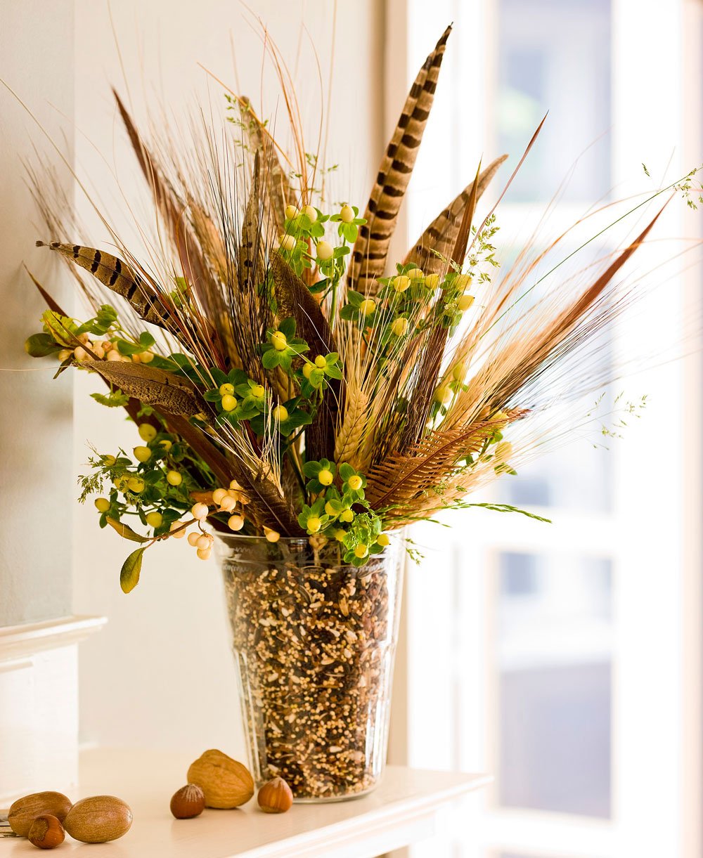 Композиции в вазах из природных материалов