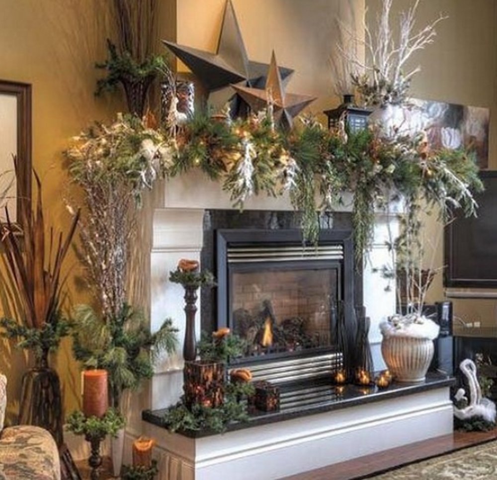 Новогодний декор камина