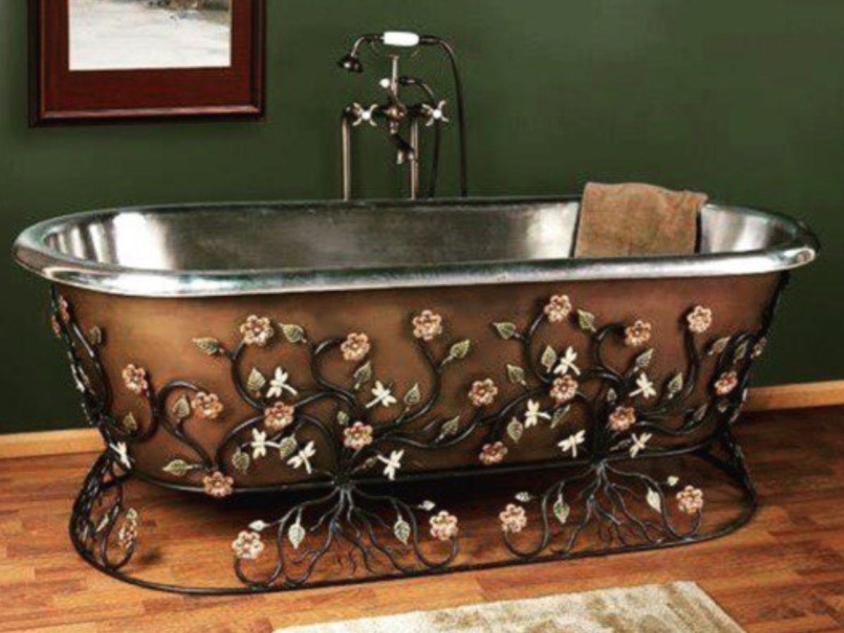 Старые ножки для ванной. Старинная ванна. Старинная чугунная ванна. Ванная металлическая. Декор чугунной ванны.
