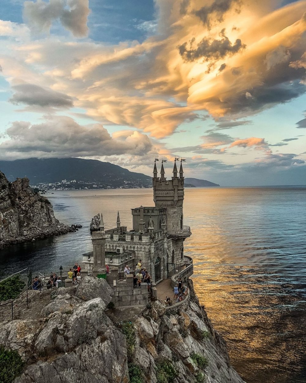 Крымский замок Ласточкино гнездо