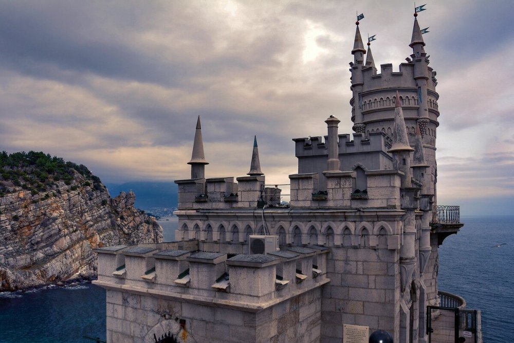 Замок ласточкино гнездо в крыму