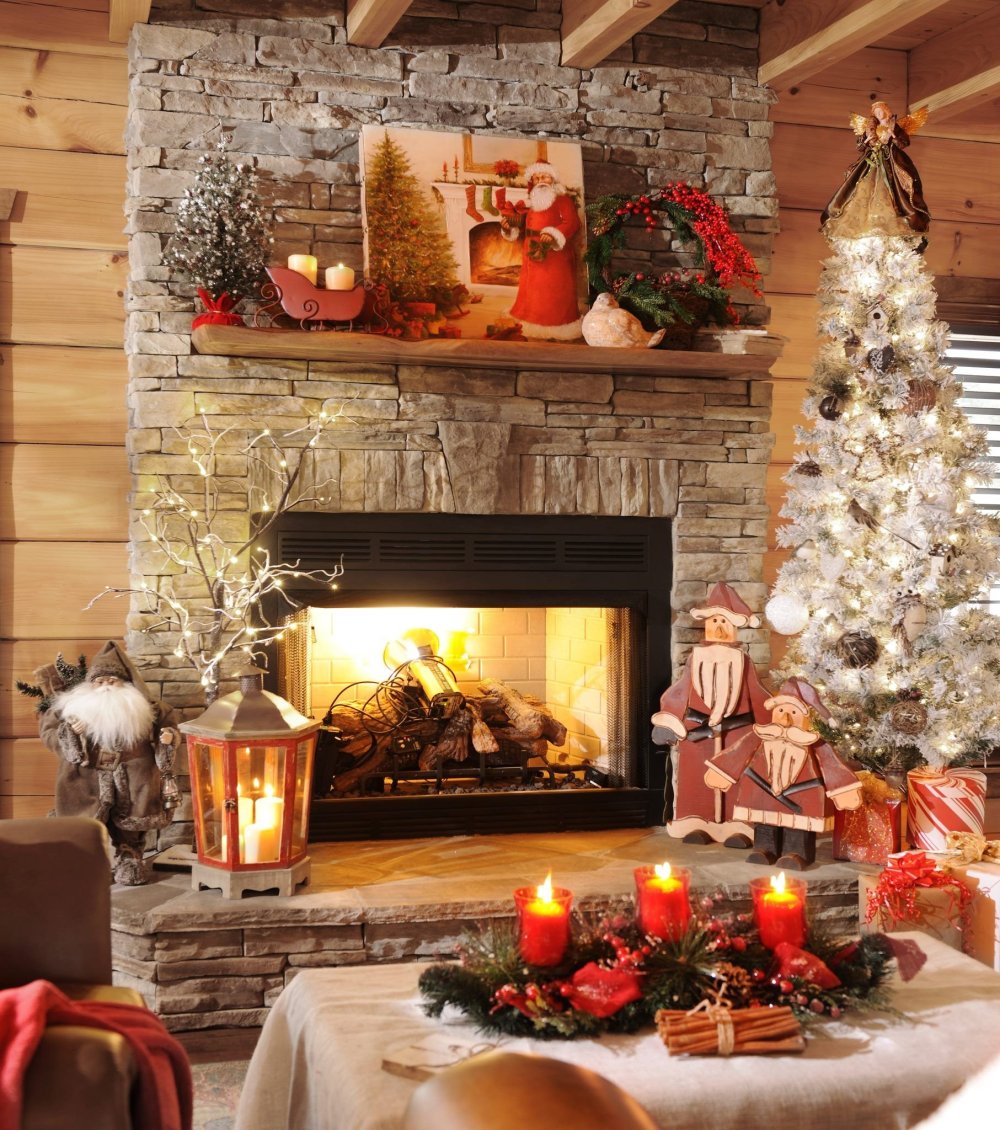 Декор на камин на новый год