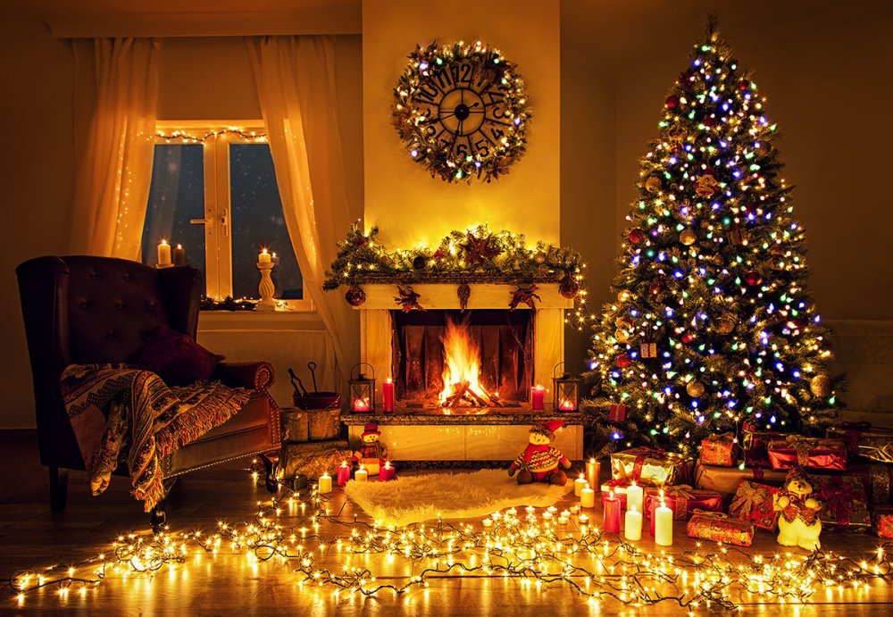 Новогодняя елка и камин