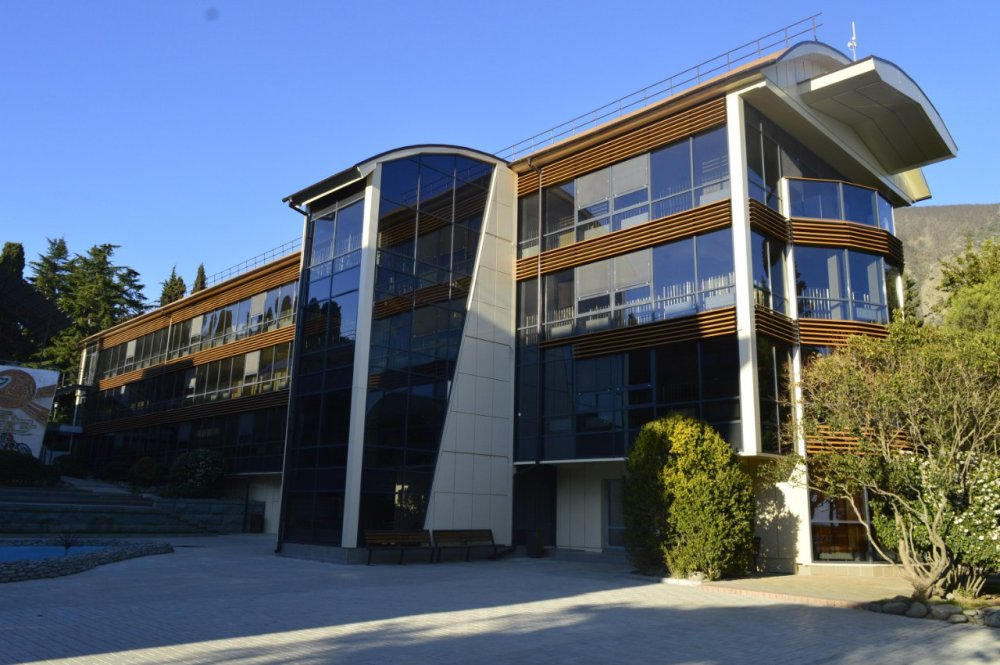 Артек морской лагерь корпус изумрудный