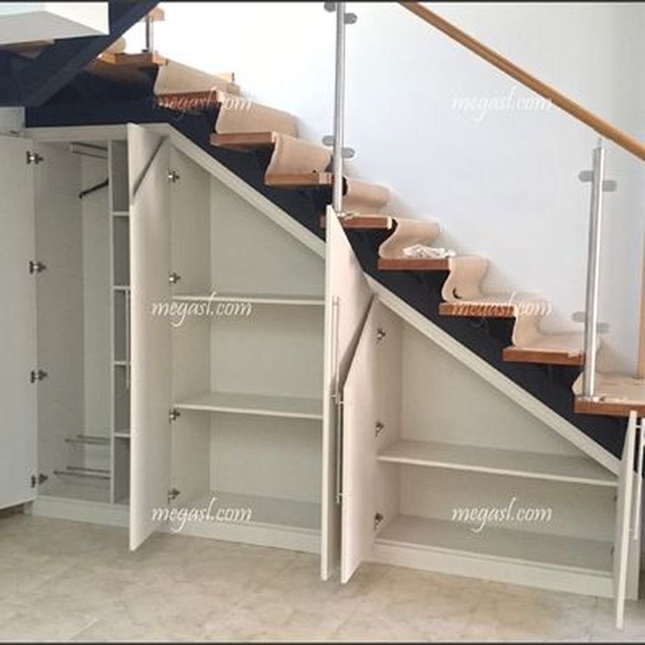 лестница со встроенным шкафом